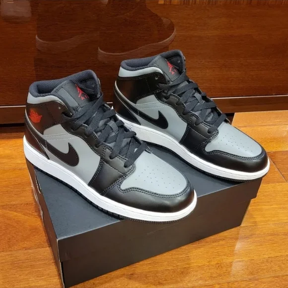 New Nike Air Jordan 1 Mid "Shadow" Kids Sneakers - Picture 3 of 10